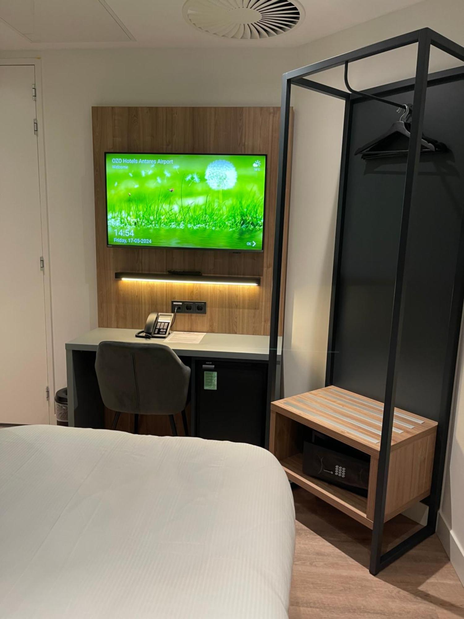 Ozo Hotels Antares Airport Hoofddorp Esterno foto