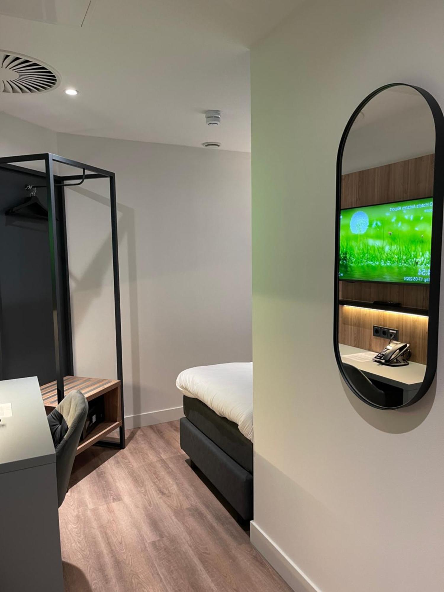 Ozo Hotels Antares Airport Hoofddorp Esterno foto